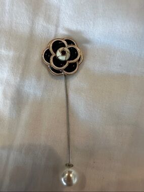 Black and White Floral Stick Pin Brooch with Pearl Accent